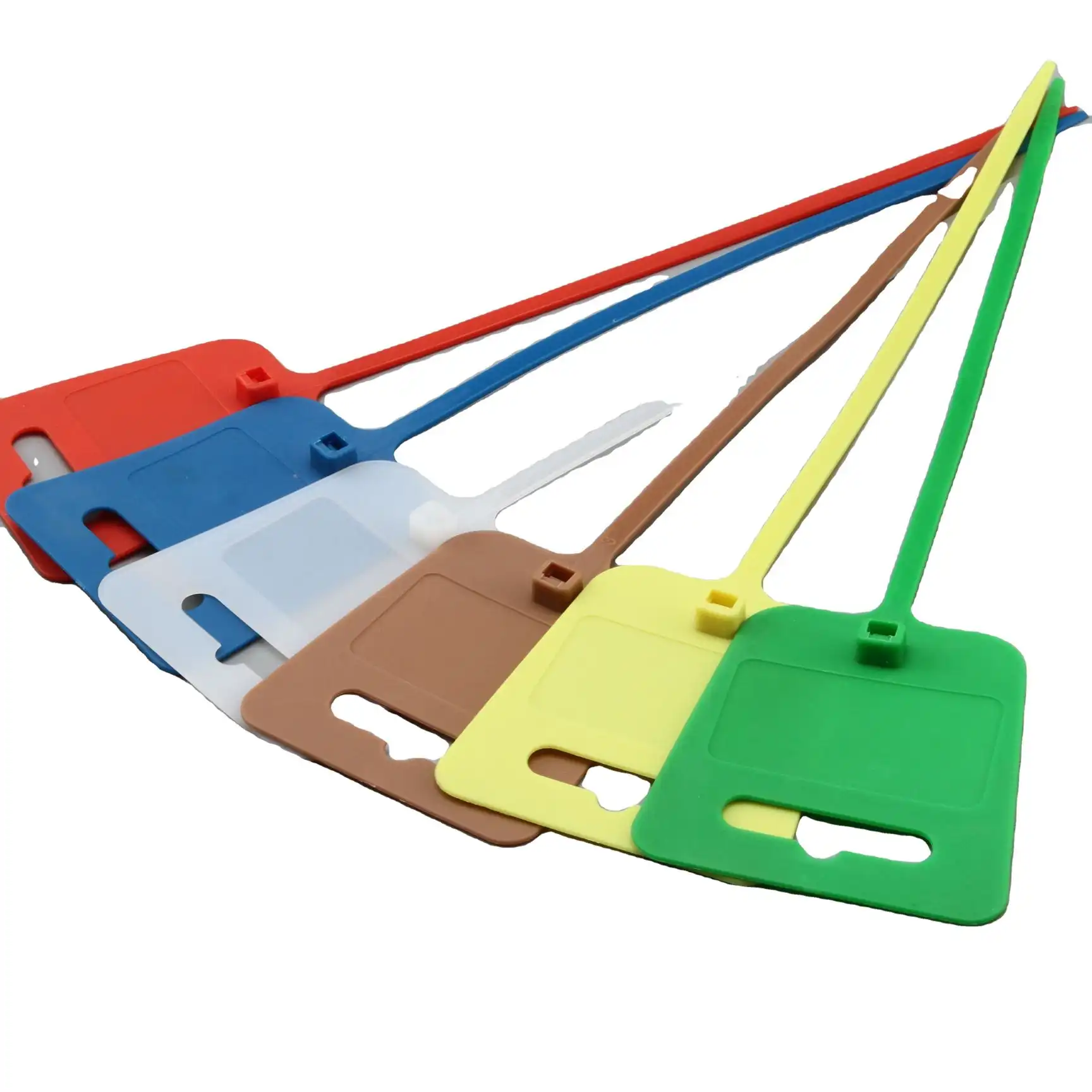 ¿Están las bridas para cables modernas remodelando los estándares mundiales de fijación industrial?